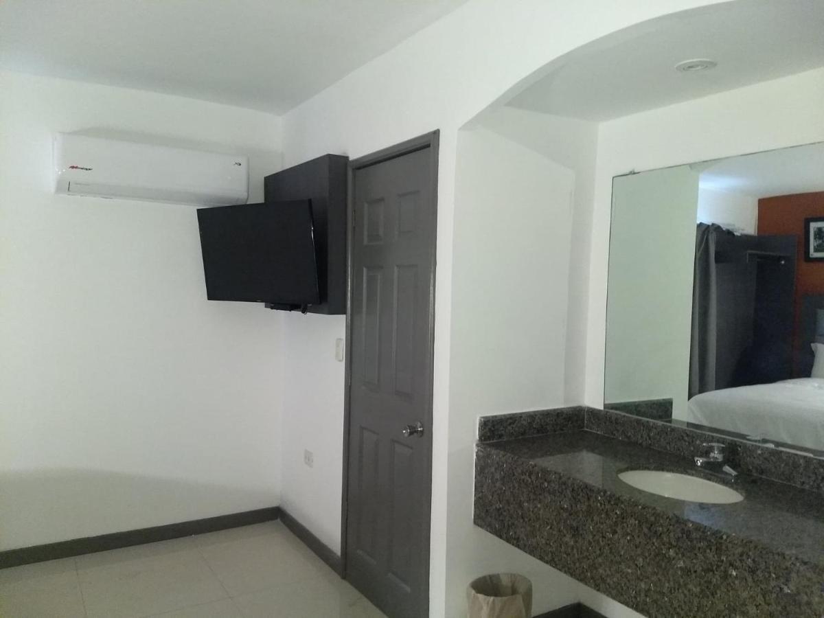 Hotel El Rancho Sabinas Hidalgo Zewnętrze zdjęcie